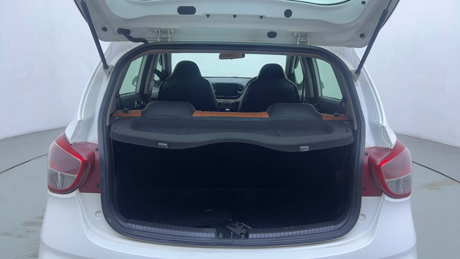 Used 2019 Hyundai Grand i10 Sportz AT 1.2 Kappa VTVT Petrol Automatic interior DICKY INSIDE VIEW