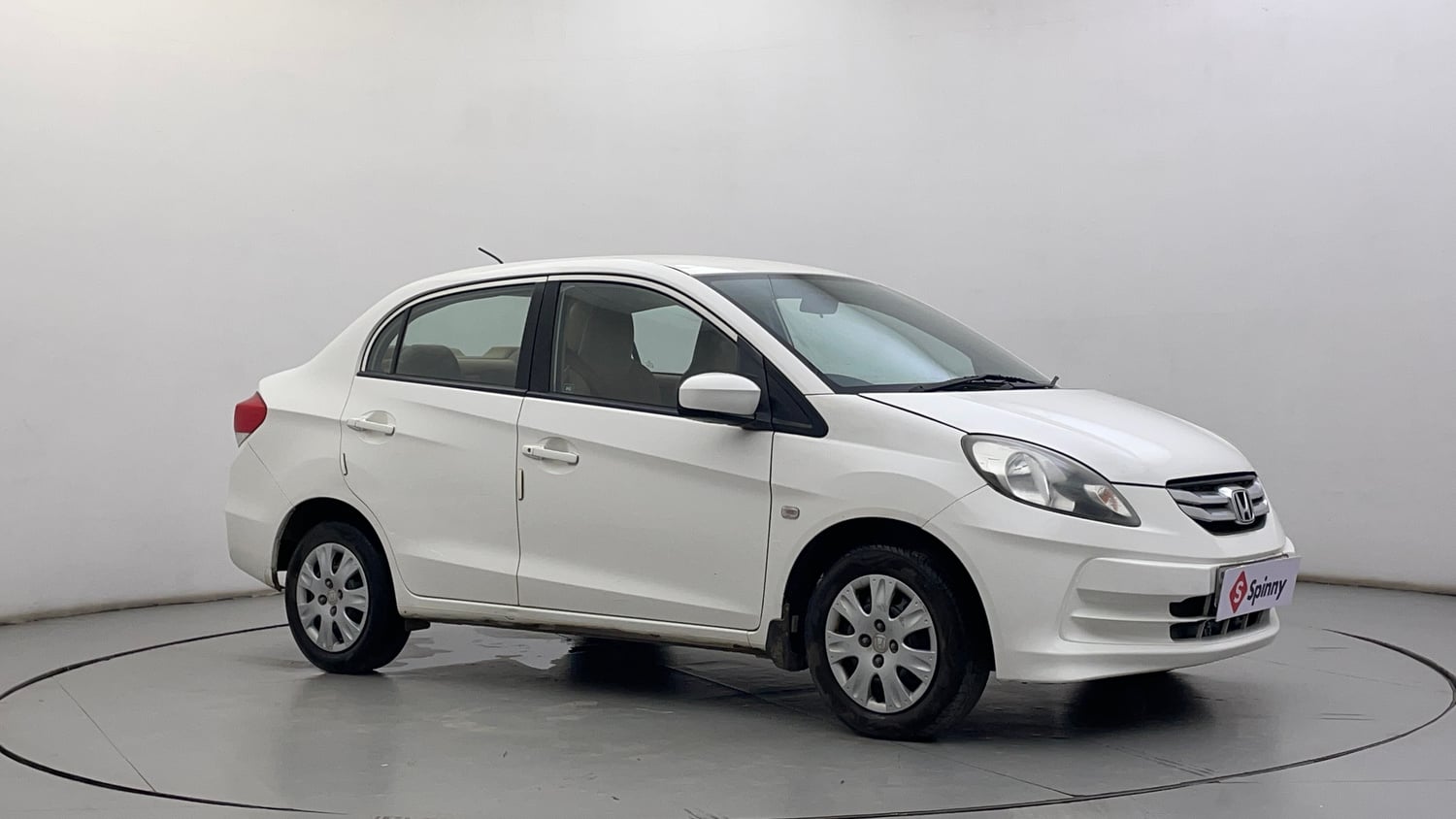 Used 2014 Honda Amaze 1.2 S i-VTEC Petrol Manual exterior RIGHT FRONT CORNER VIEW