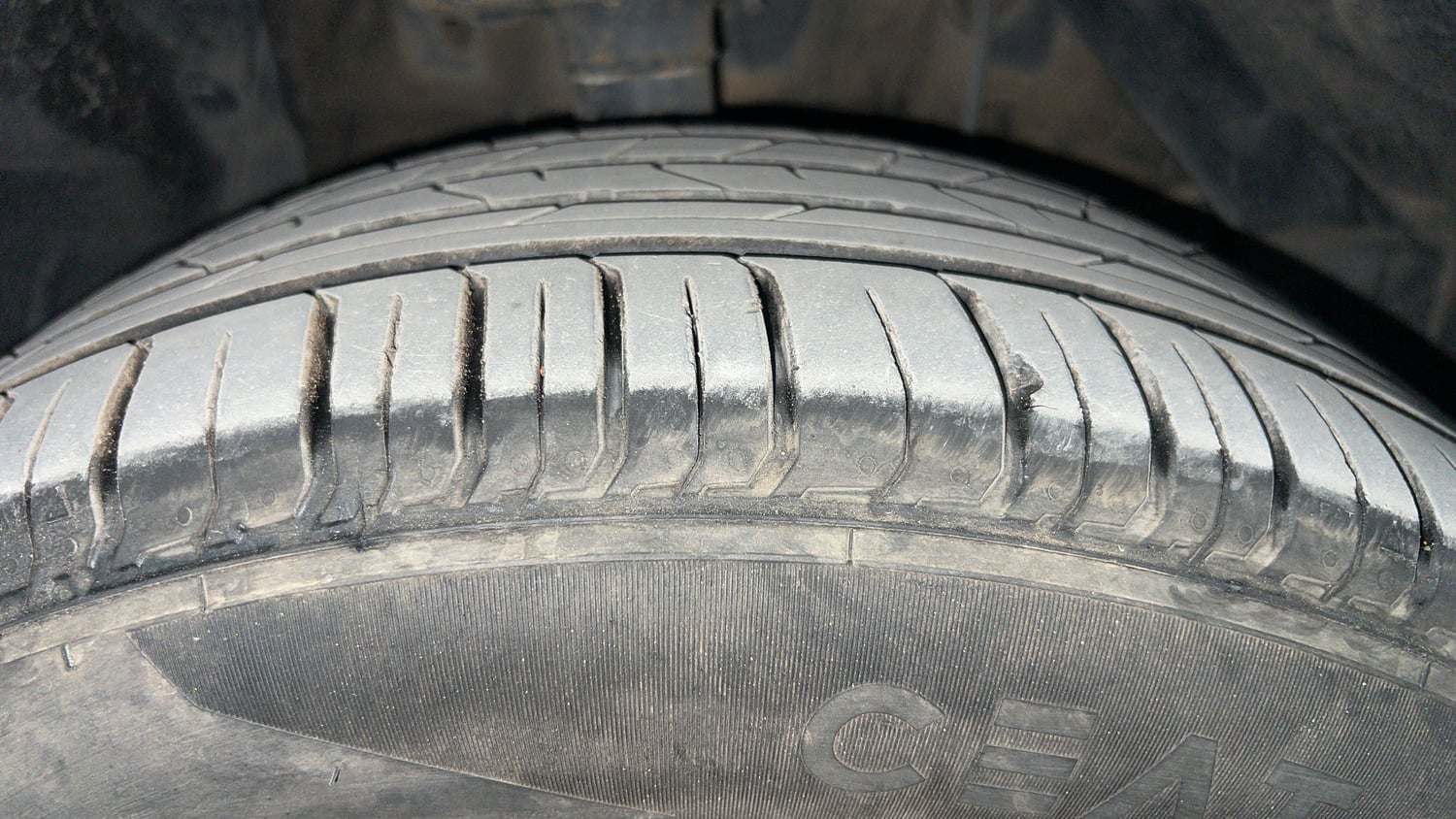 Used 2018 Maruti Suzuki S-Cross Zeta 1.3 Diesel Manual tyres RIGHT FRONT TYRE TREAD VIEW