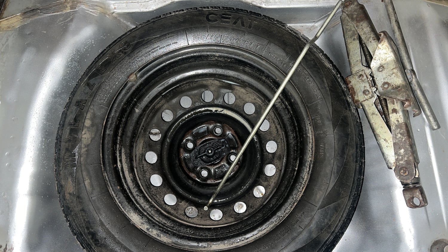 Used 2020 Maruti Suzuki Celerio VXi AMT Petrol Automatic tyres SPARE TYRE VIEW