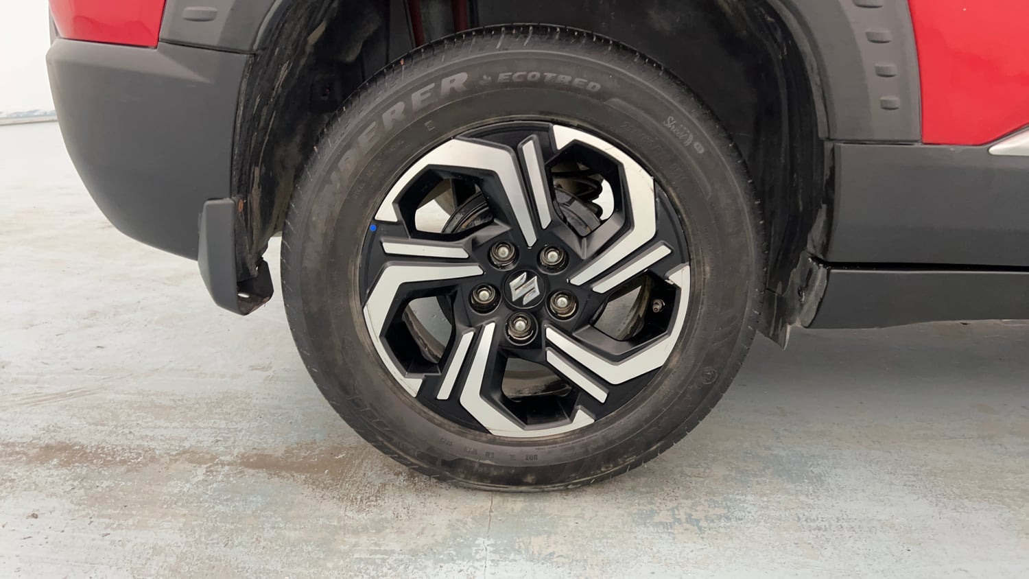 Used 2023 Maruti Suzuki Brezza Zxi Plus Dual Tone Petrol Manual tyres RIGHT REAR TYRE RIM VIEW