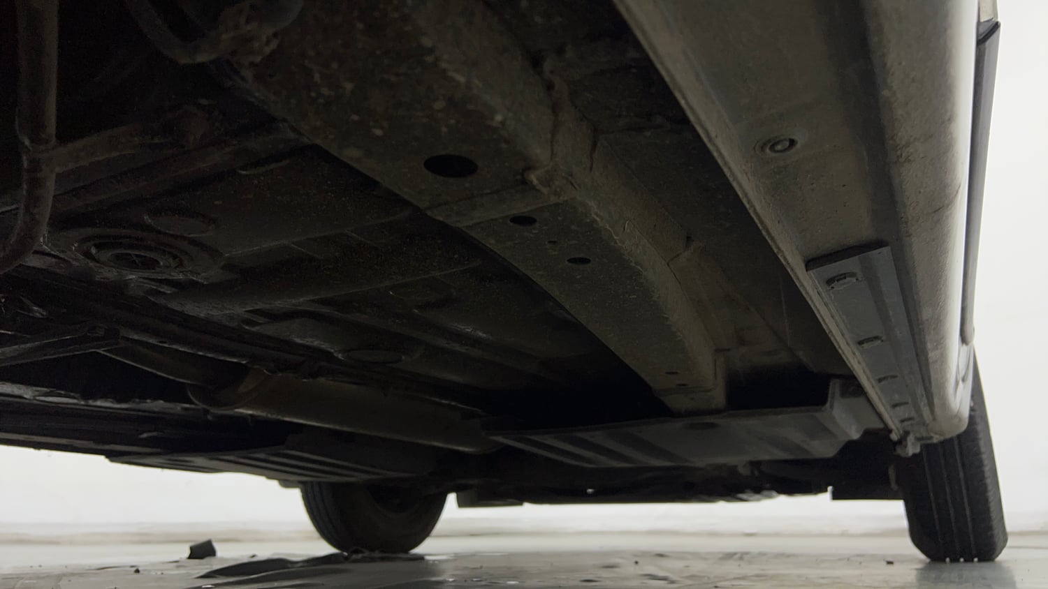 Used 2022 Maruti Suzuki Dzire VXi Petrol Manual extra REAR RIGHT UNDERBODY VIEW