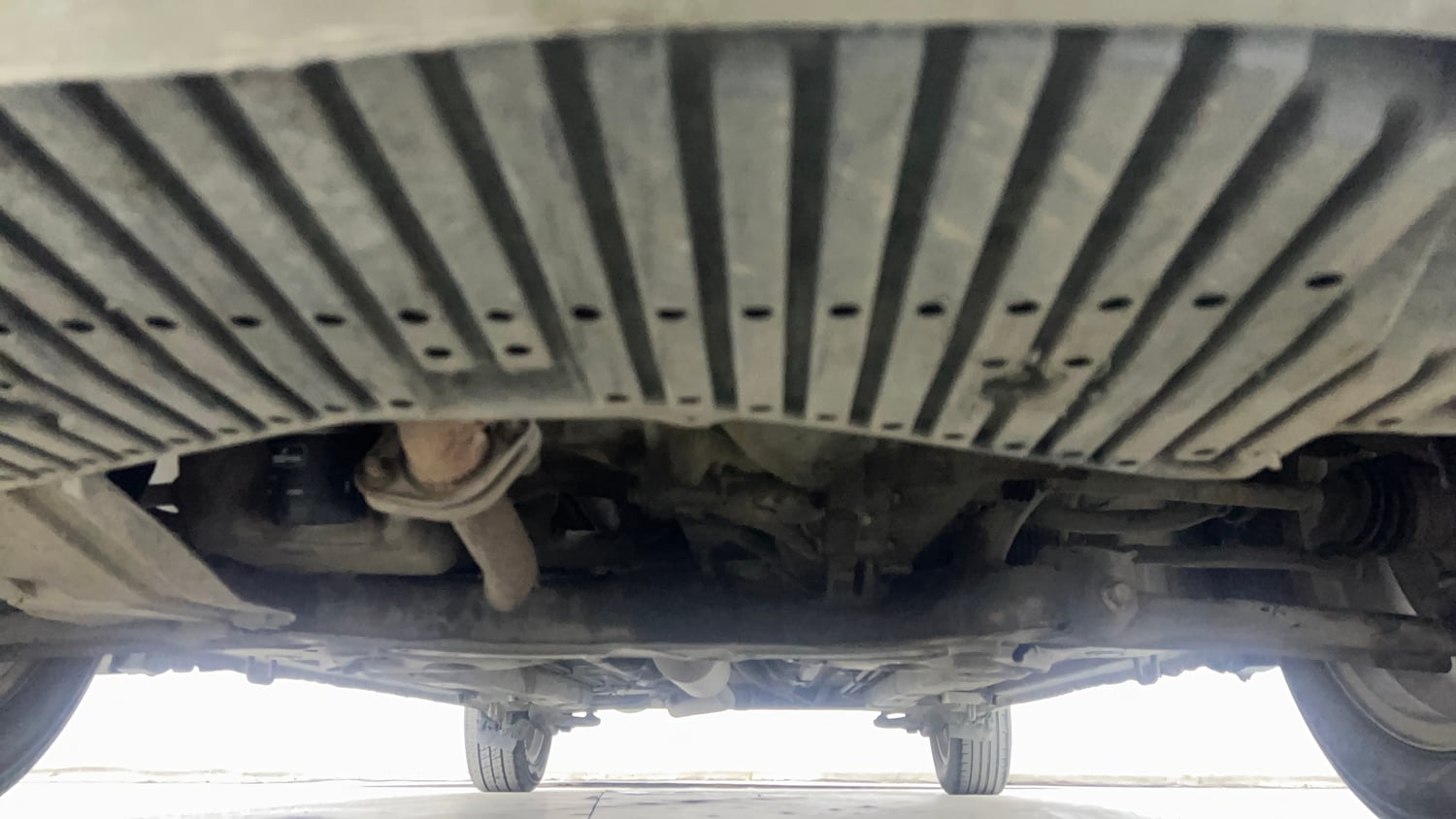 Used 2016 Maruti Suzuki Ciaz ZXi Petrol Manual extra FRONT LEFT UNDERBODY VIEW