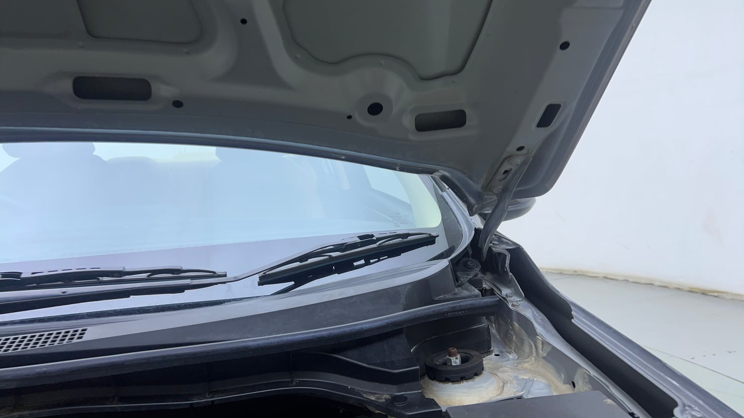Used 2024 Honda Amaze S 1.2 Petrol MT Petrol Manual engine ENGINE LEFT SIDE HINGE & APRON VIEW