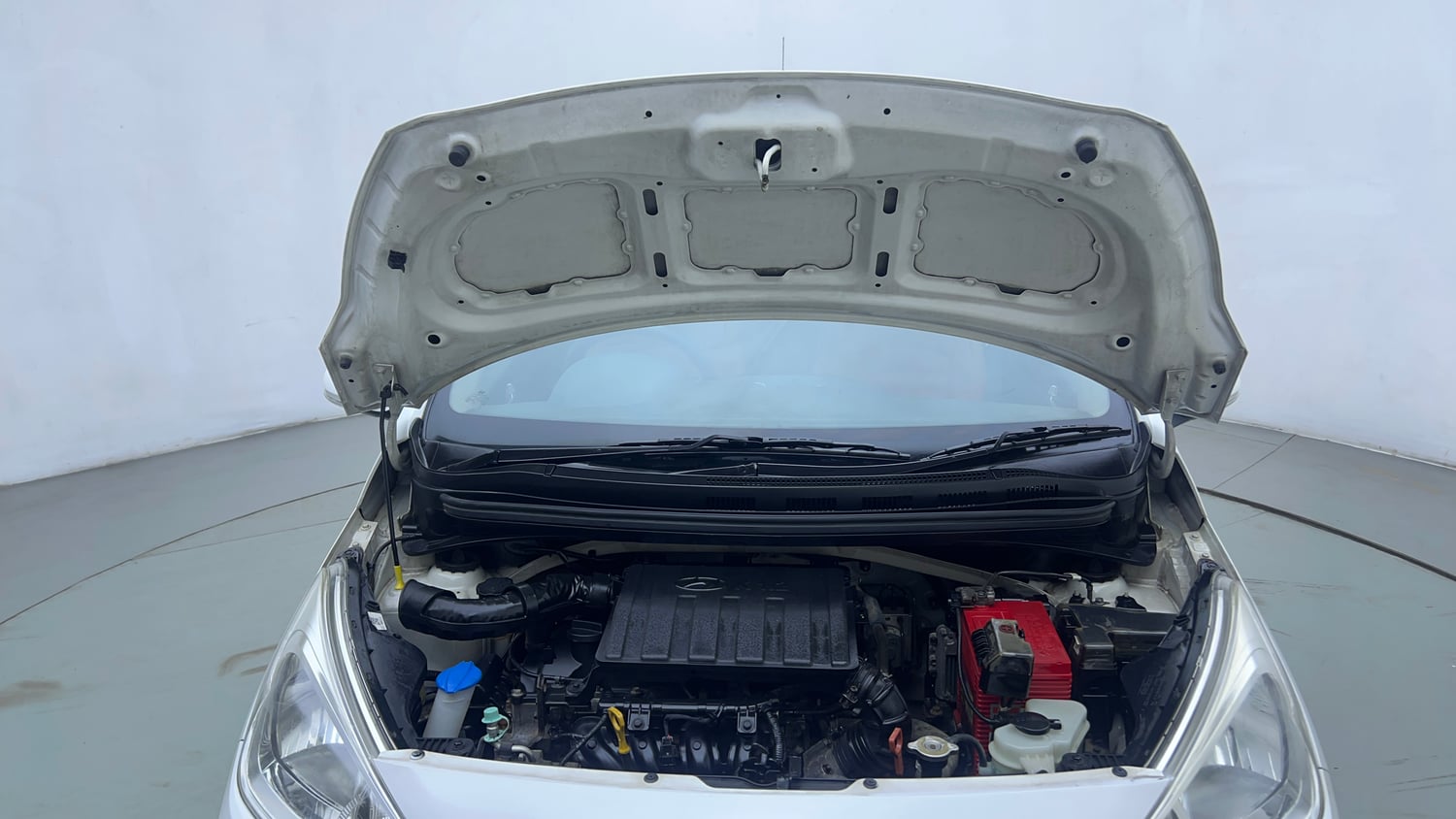 Used 2019 Hyundai Grand i10 Sportz AT 1.2 Kappa VTVT Petrol Automatic engine ENGINE & BONNET OPEN FRONT VIEW