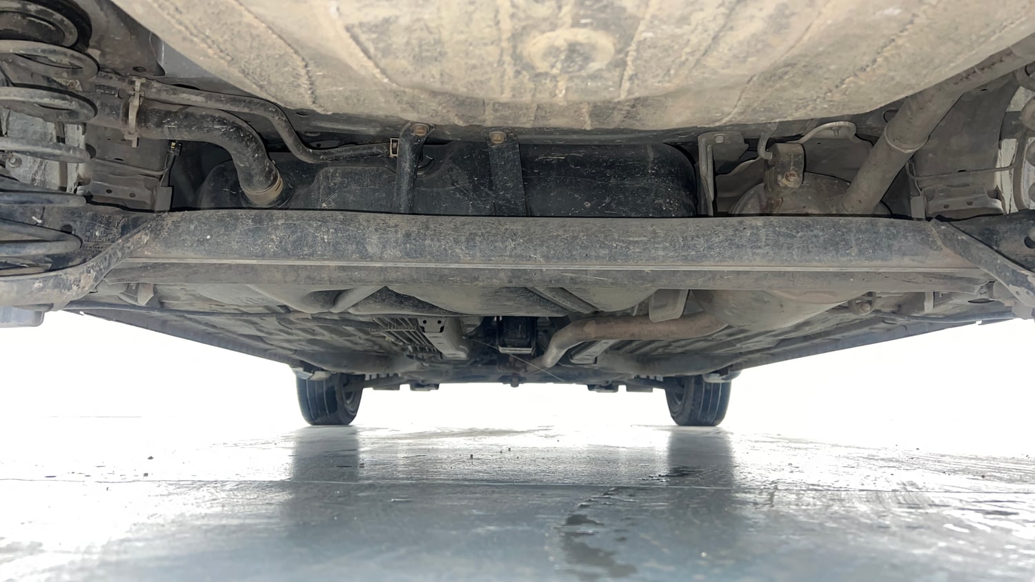 Used 2024 honda Amaze 2nd Generation S 1.2 Petrol CVT Petrol Automatic extra REAR UNDERBODY VIEW (TAKEN FROM REAR)
