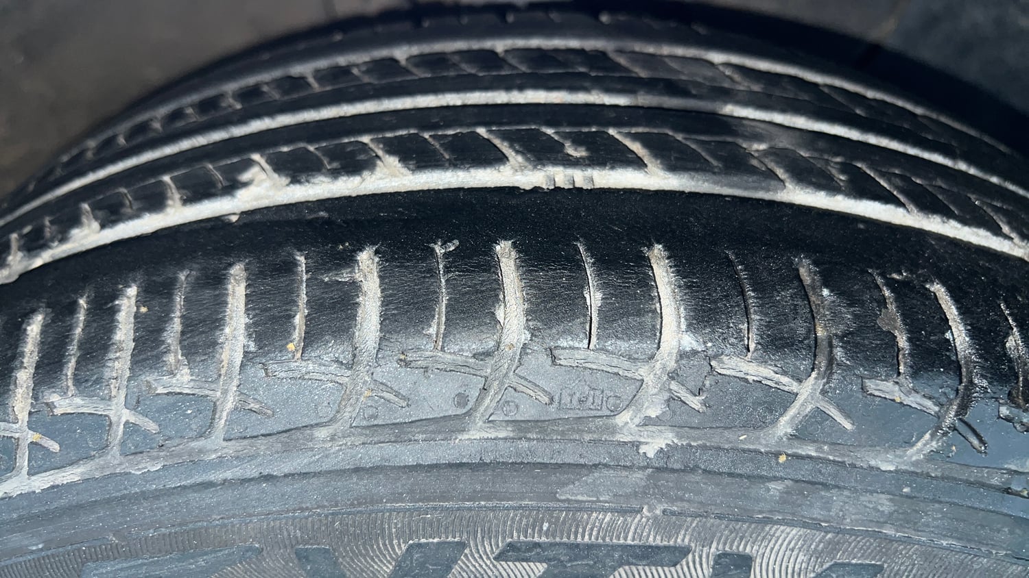 Used 2020 Hyundai Elite i20 Sportz Plus 1.2 Petrol Manual tyres RIGHT FRONT TYRE TREAD VIEW