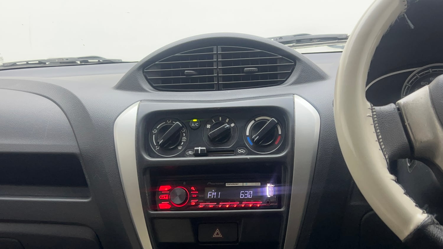 Used 2019 Maruti Suzuki Alto 800 LXI CNG (outside fitted) Cng Manual interior MUSIC SYSTEM & AC CONTROL VIEW