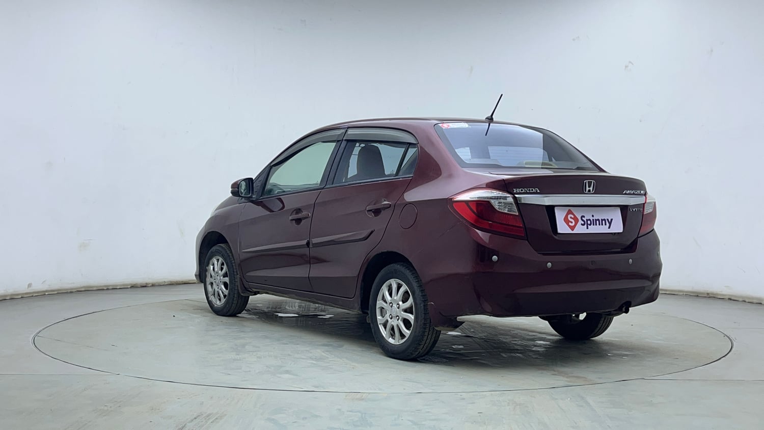Used 2016 Honda Amaze 1.2 VX i-VTEC Petrol Manual exterior LEFT REAR CORNER VIEW