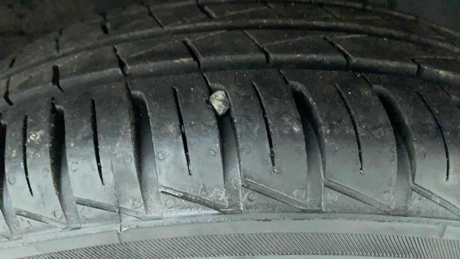 Used 2021 Renault Kwid RXT 1.0 Opt Petrol Manual tyres RIGHT FRONT TYRE TREAD VIEW