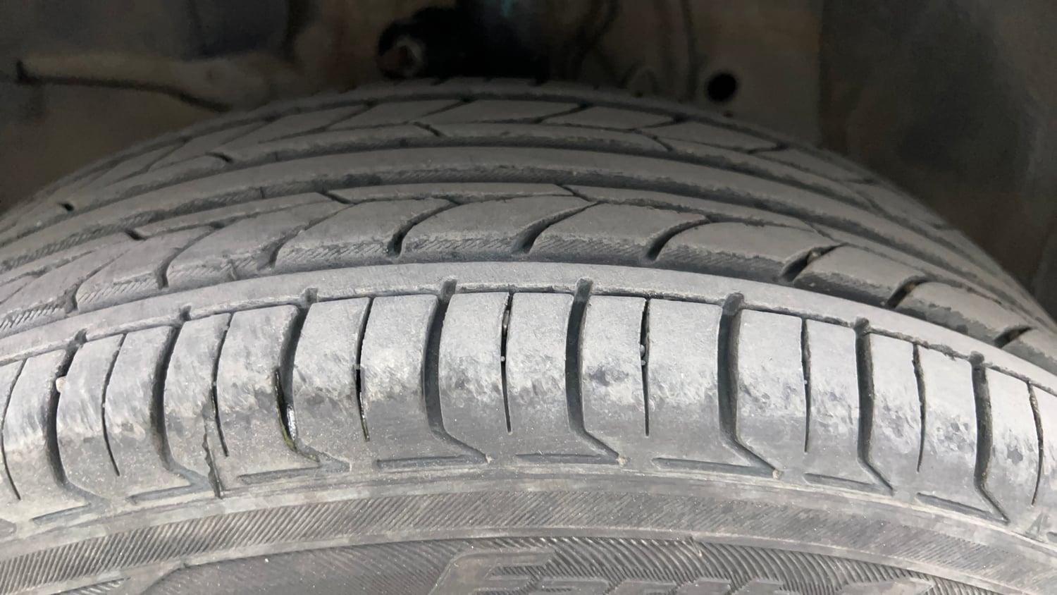 Used 2016 Honda Jazz VX Petrol+cng(outside fitted) Cng Manual tyres LEFT FRONT TYRE TREAD VIEW