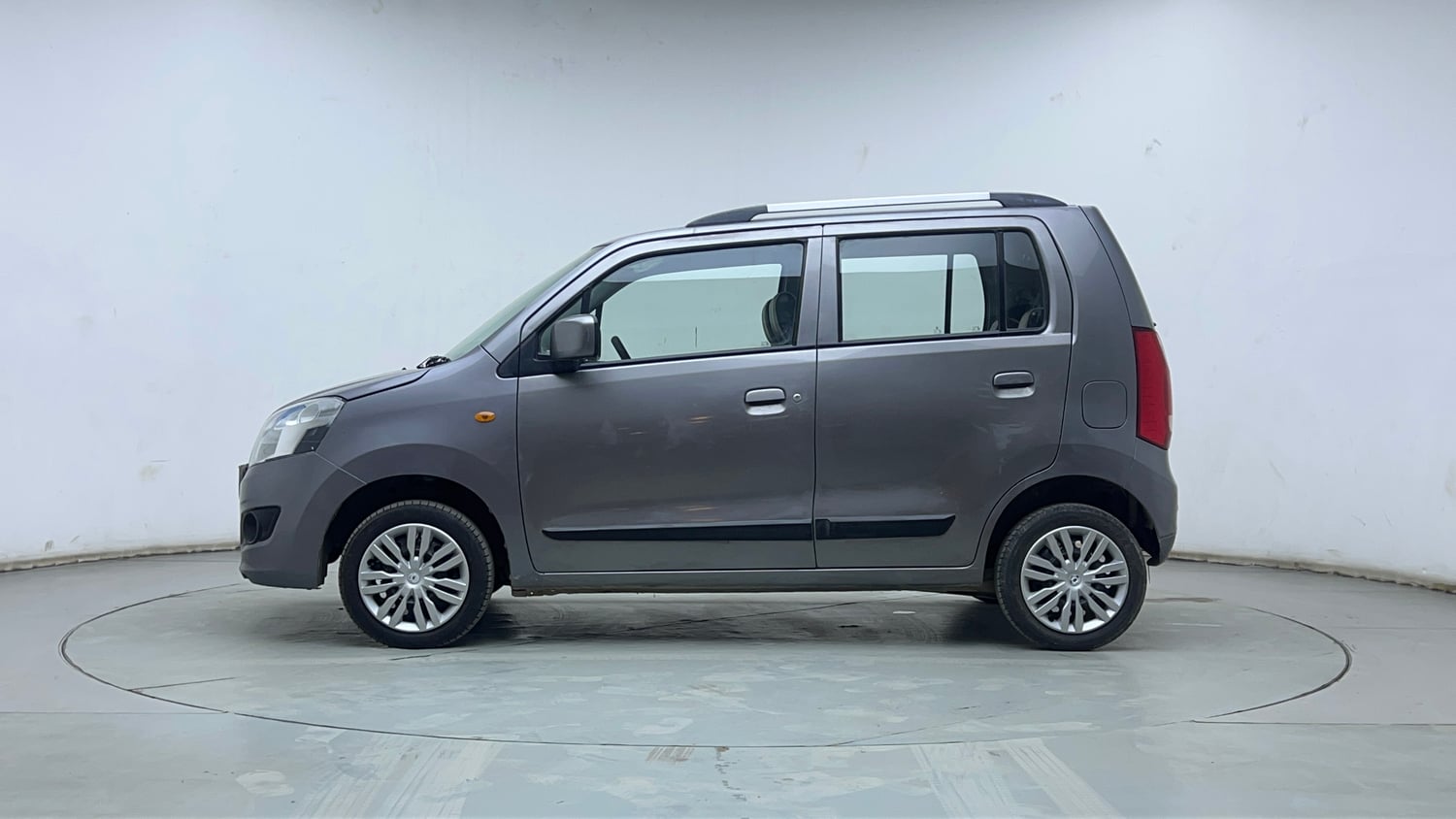 Used 2015 Maruti Suzuki Wagon R VXI Petrol Manual exterior LEFT SIDE VIEW