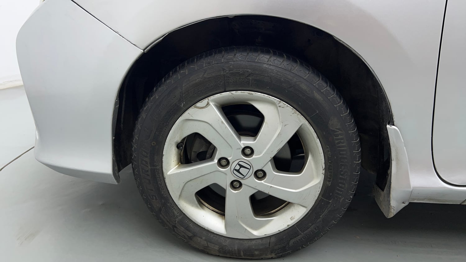 Used 2014 Honda City VX CVT Petrol Automatic tyres LEFT FRONT TYRE RIM VIEW