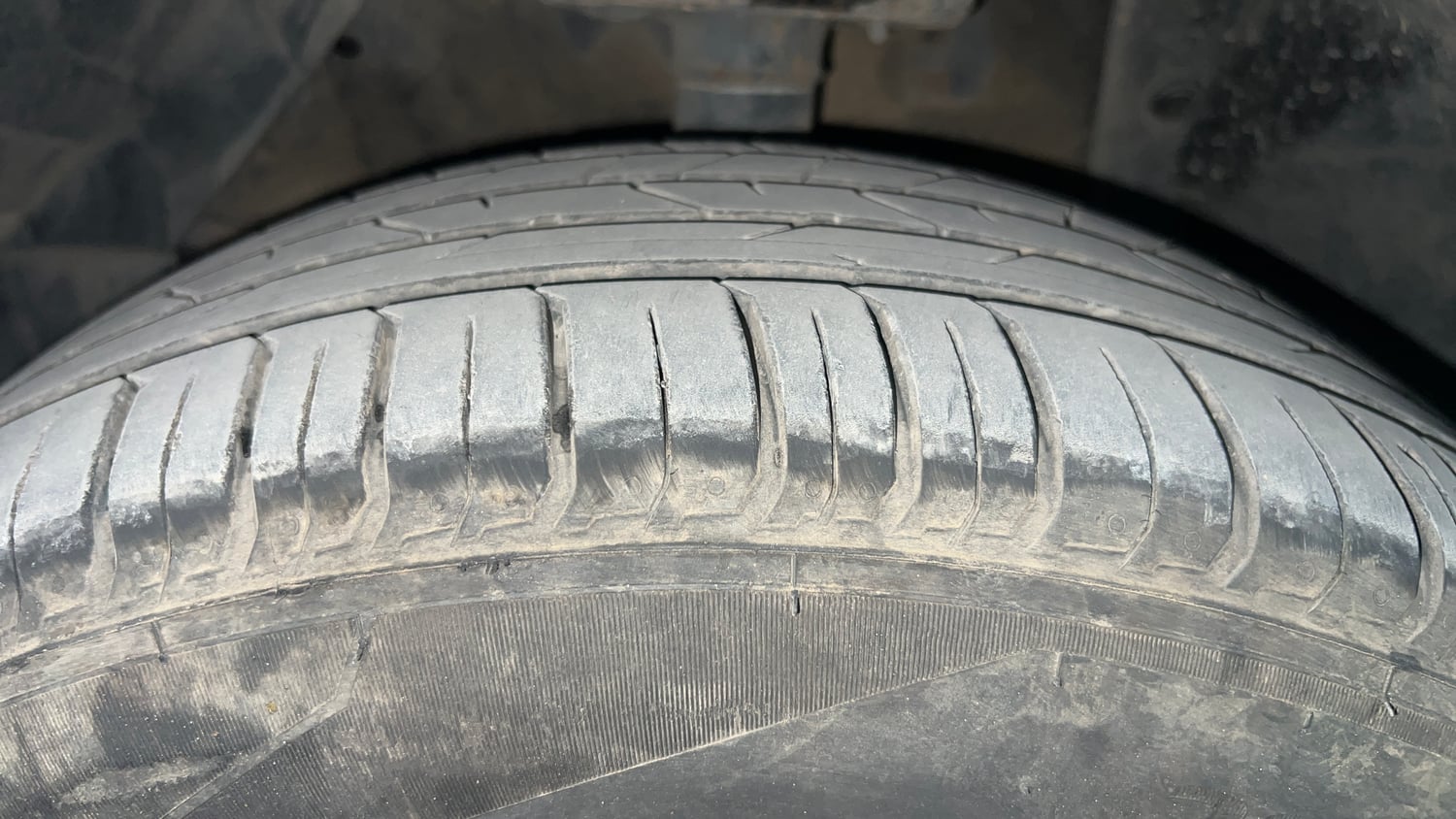 Used 2018 Maruti Suzuki S-Cross Zeta 1.3 Diesel Manual tyres LEFT FRONT TYRE TREAD VIEW