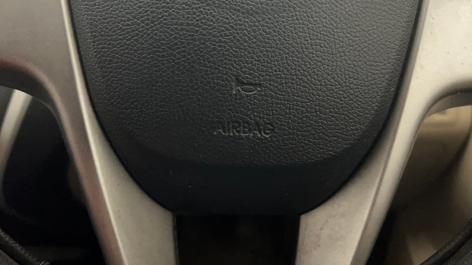 Used 2017 Hyundai Eon Sportz Petrol Manual top_features Airbags