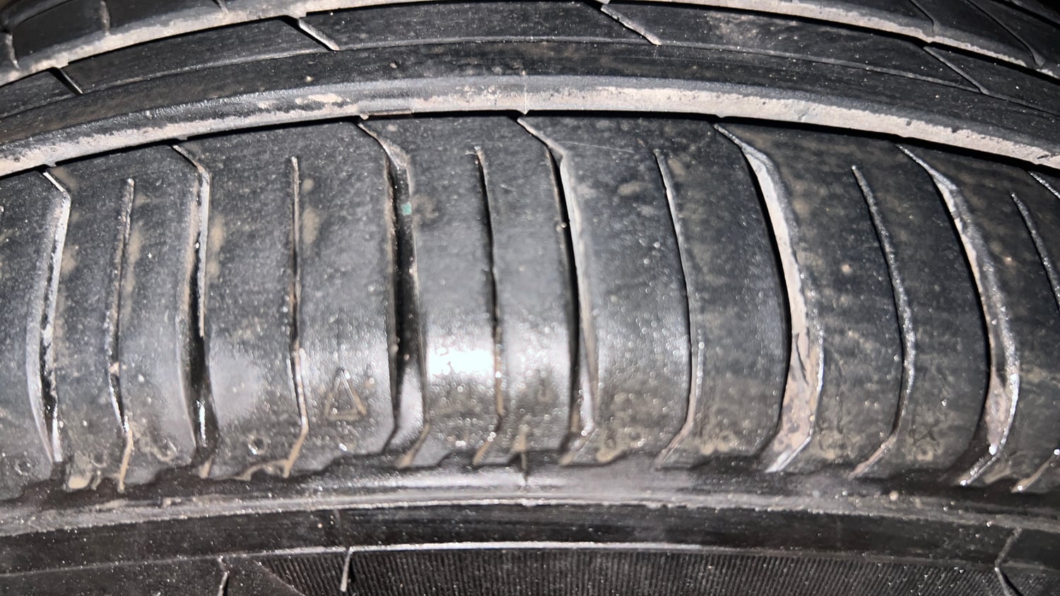 Used 2015 Maruti Suzuki Ertiga ZXi Petrol Manual tyres RIGHT FRONT TYRE TREAD VIEW