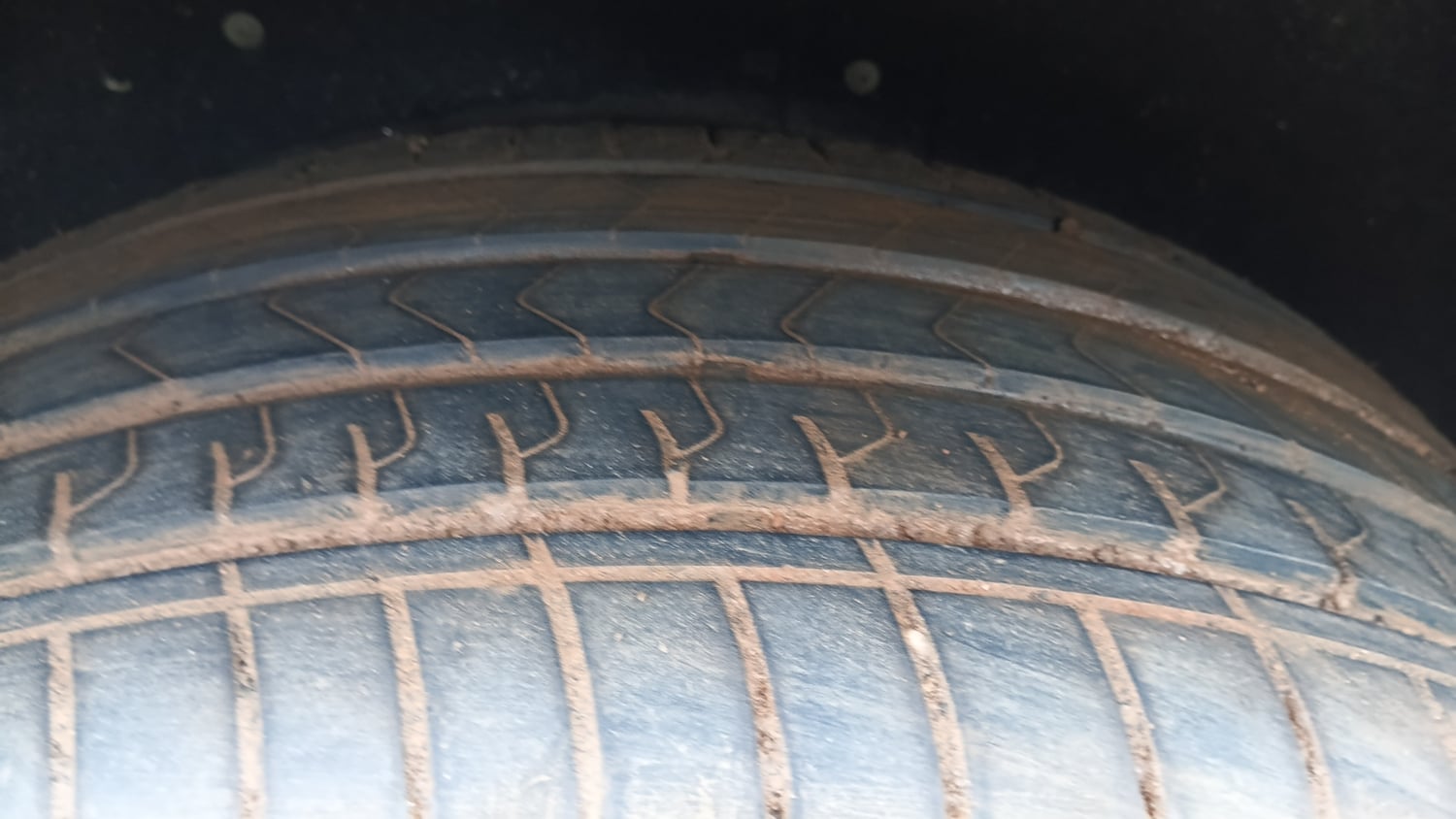 Used 2023 Mahindra Scorpio N Z8 L Diesel AT 4WD 7 STR Diesel Automatic tyres RIGHT REAR TYRE TREAD VIEW