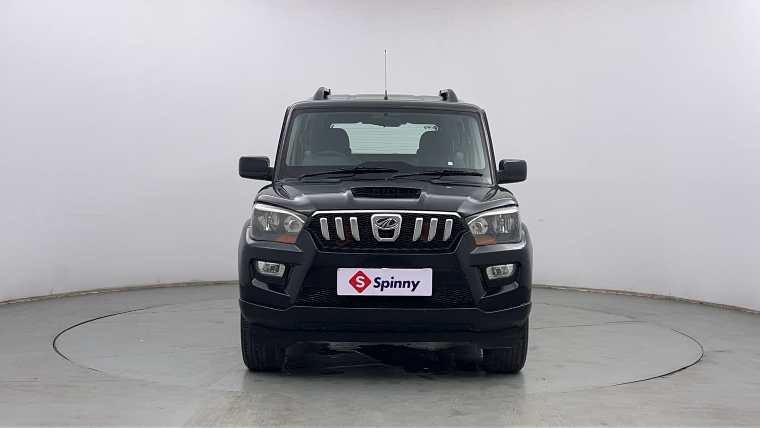 Used 2016 Mahindra Scorpio S6 Plus Diesel Manual exterior FRONT VIEW