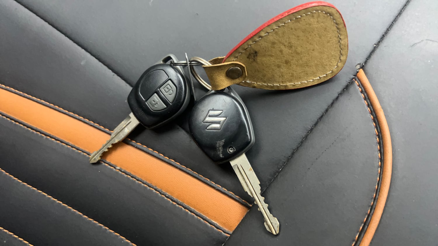 Used 2015 Maruti Suzuki Swift Dzire VXI Petrol Manual extra CAR KEY VIEW