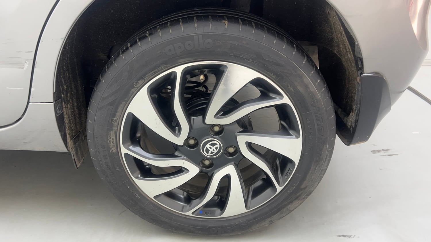 Used 2020 Toyota Glanza V CVT Petrol Automatic tyres LEFT REAR TYRE RIM VIEW