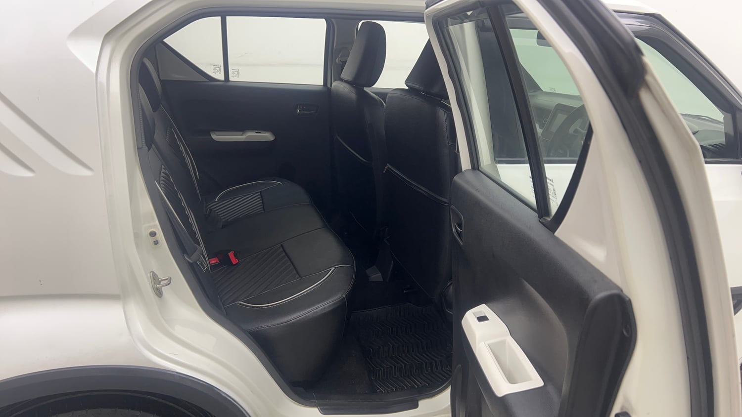 Used 2019 Maruti Suzuki Ignis Alpha 1.2 AMT Petrol Automatic interior RIGHT SIDE REAR DOOR CABIN VIEW