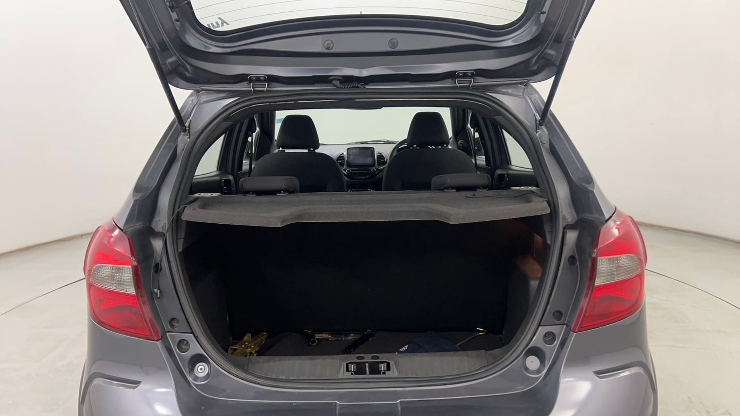 Used 2018 Ford Freestyle Titanium Plus 1.2 Ti-VCT Petrol Manual interior DICKY INSIDE VIEW