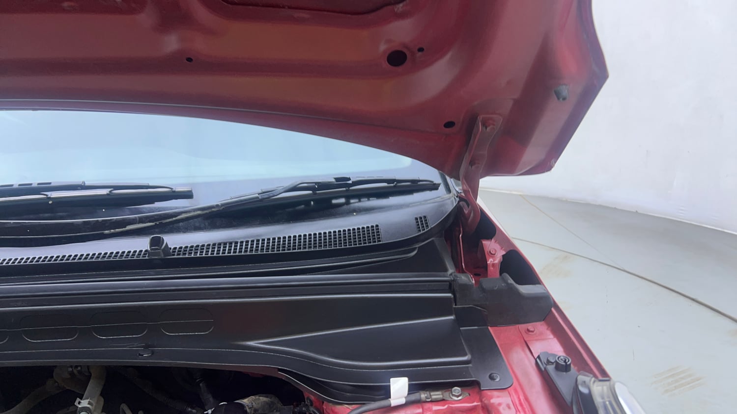 Used 2019 Hyundai Creta SX 1.6 AT Petrol Petrol Automatic engine ENGINE LEFT SIDE HINGE & APRON VIEW
