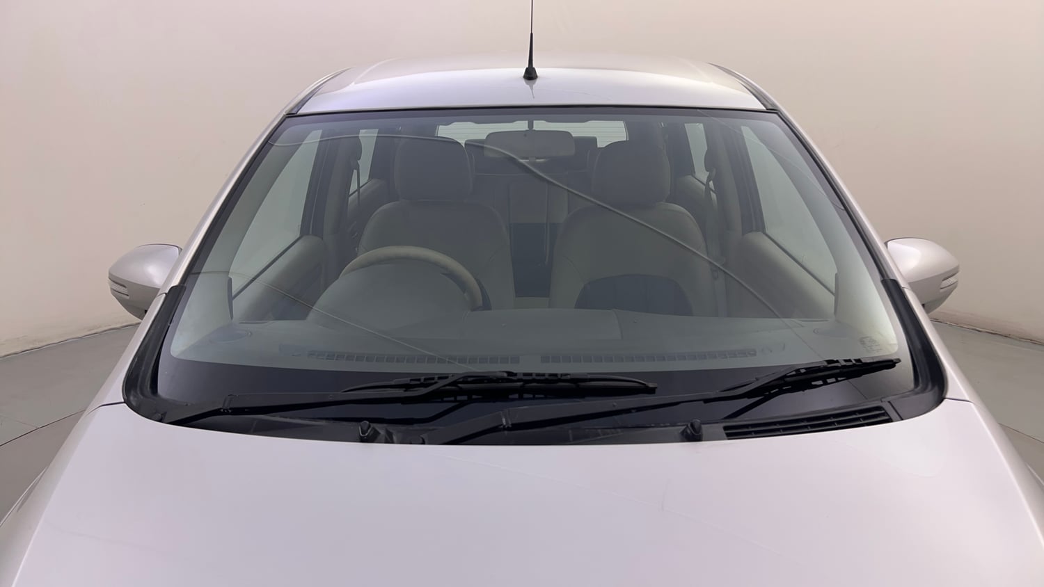 Used 2015 Maruti Suzuki Ertiga ZXi Petrol Manual exterior FRONT WINDSHIELD VIEW