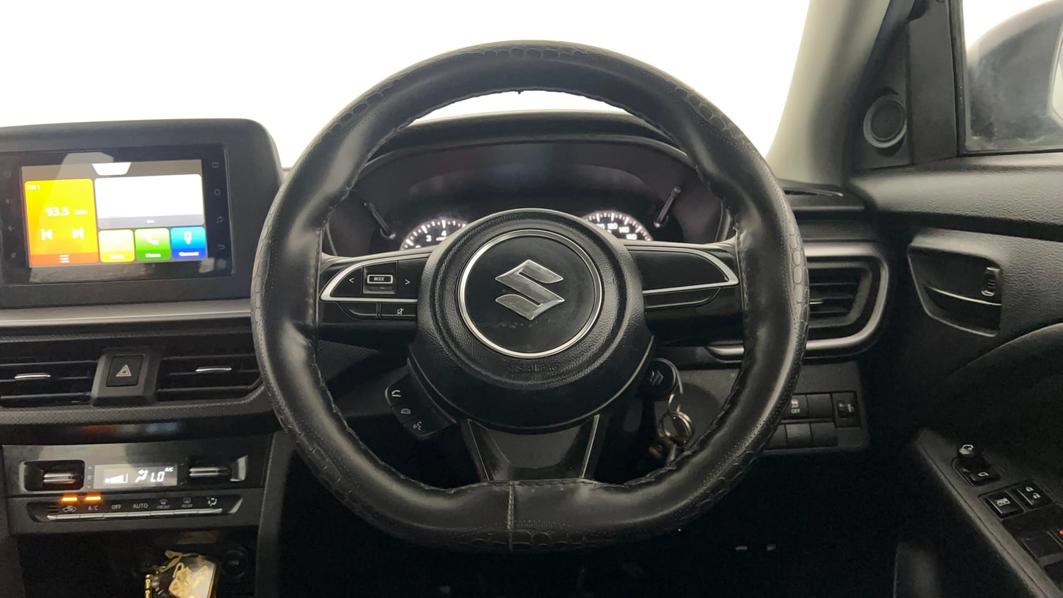 Used 2025 Maruti Suzuki Brezza VXi Petrol Manual interior STEERING VIEW