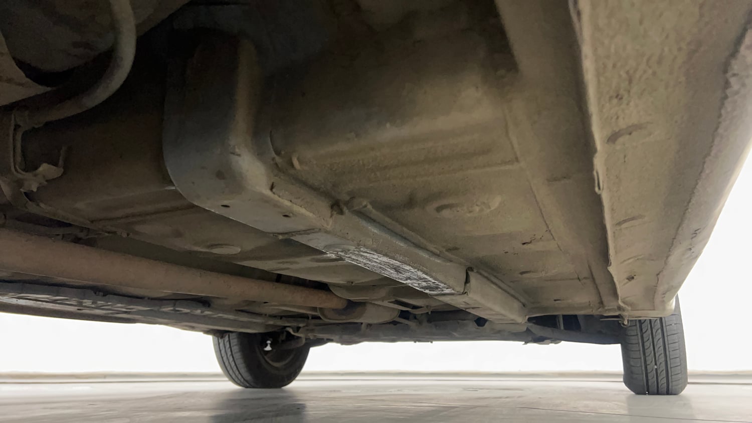 Used 2018 Hyundai Grand i10 Magna AT 1.2 Kappa VTVT Petrol Automatic extra REAR RIGHT UNDERBODY VIEW