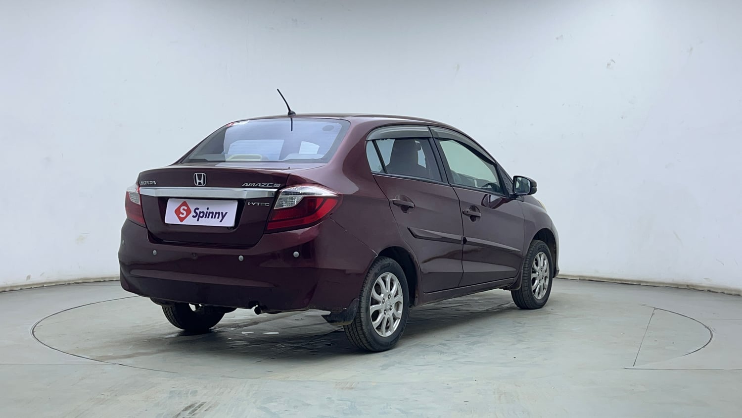 Used 2016 Honda Amaze 1.2 VX i-VTEC Petrol Manual exterior RIGHT REAR CORNER VIEW