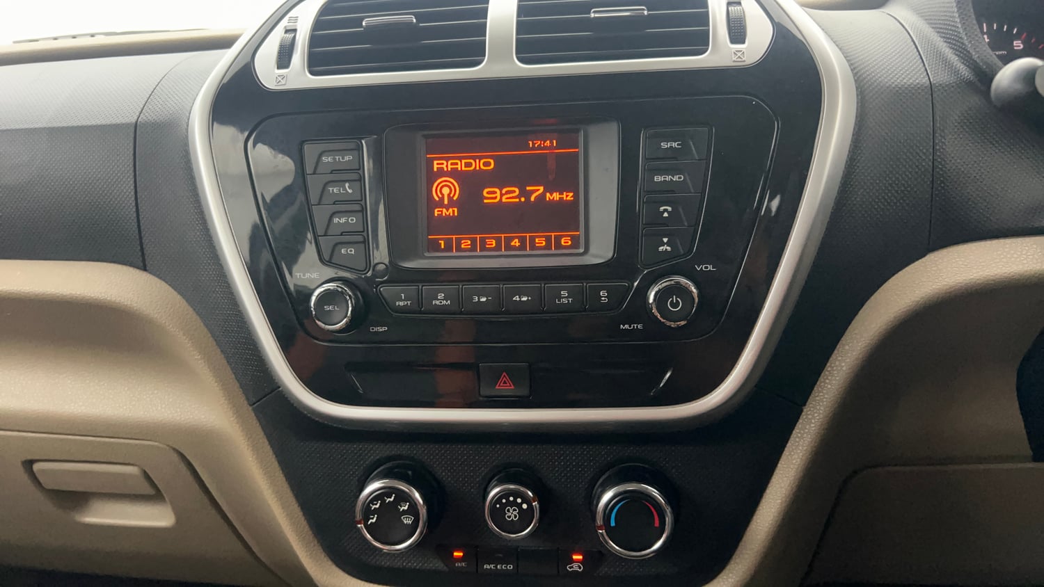 Used 2017 Mahindra TUV300 T8 mHAWK100 Dual Tone Diesel Manual interior MUSIC SYSTEM & AC CONTROL VIEW