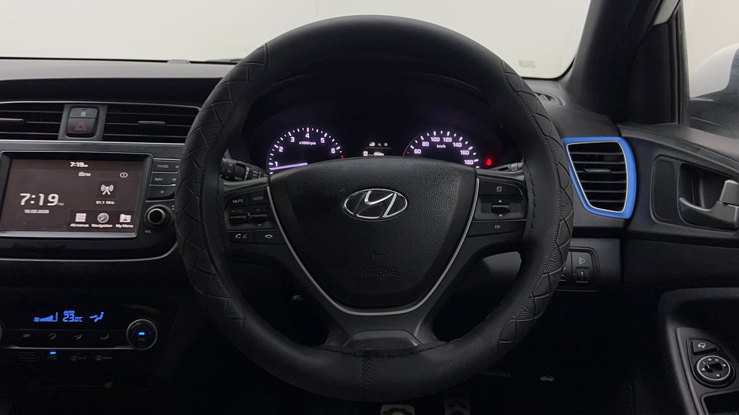 Used 2019 Hyundai i20 Active 1.2 SX Petrol Manual interior STEERING VIEW
