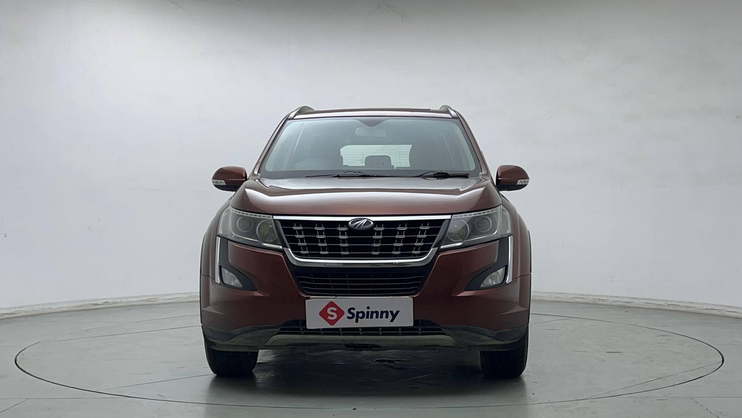 Used 2019 Mahindra XUV500 W11 AT Diesel Automatic exterior FRONT VIEW