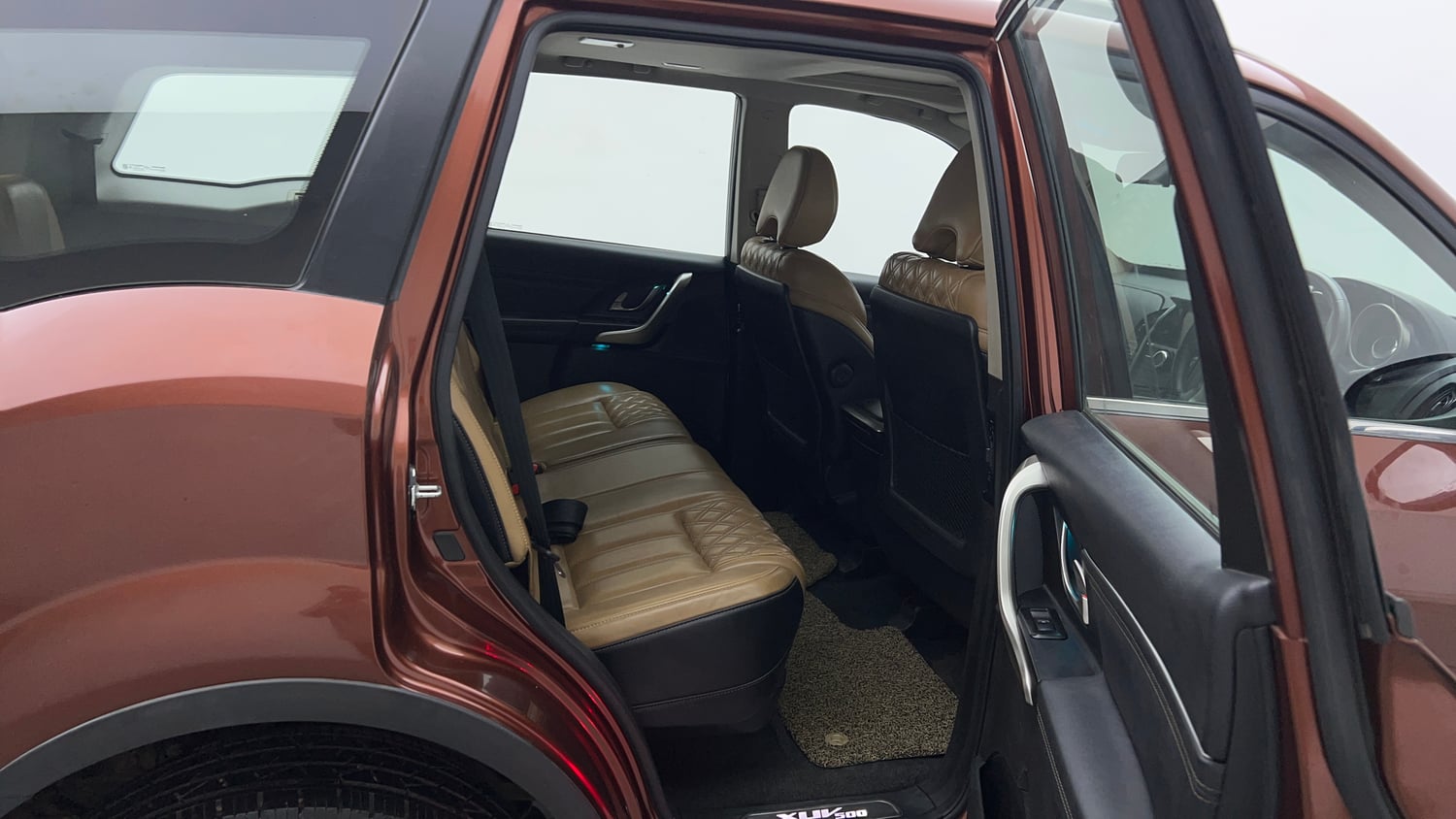 Used 2019 Mahindra XUV500 W11 AT Diesel Automatic interior RIGHT SIDE REAR DOOR CABIN VIEW