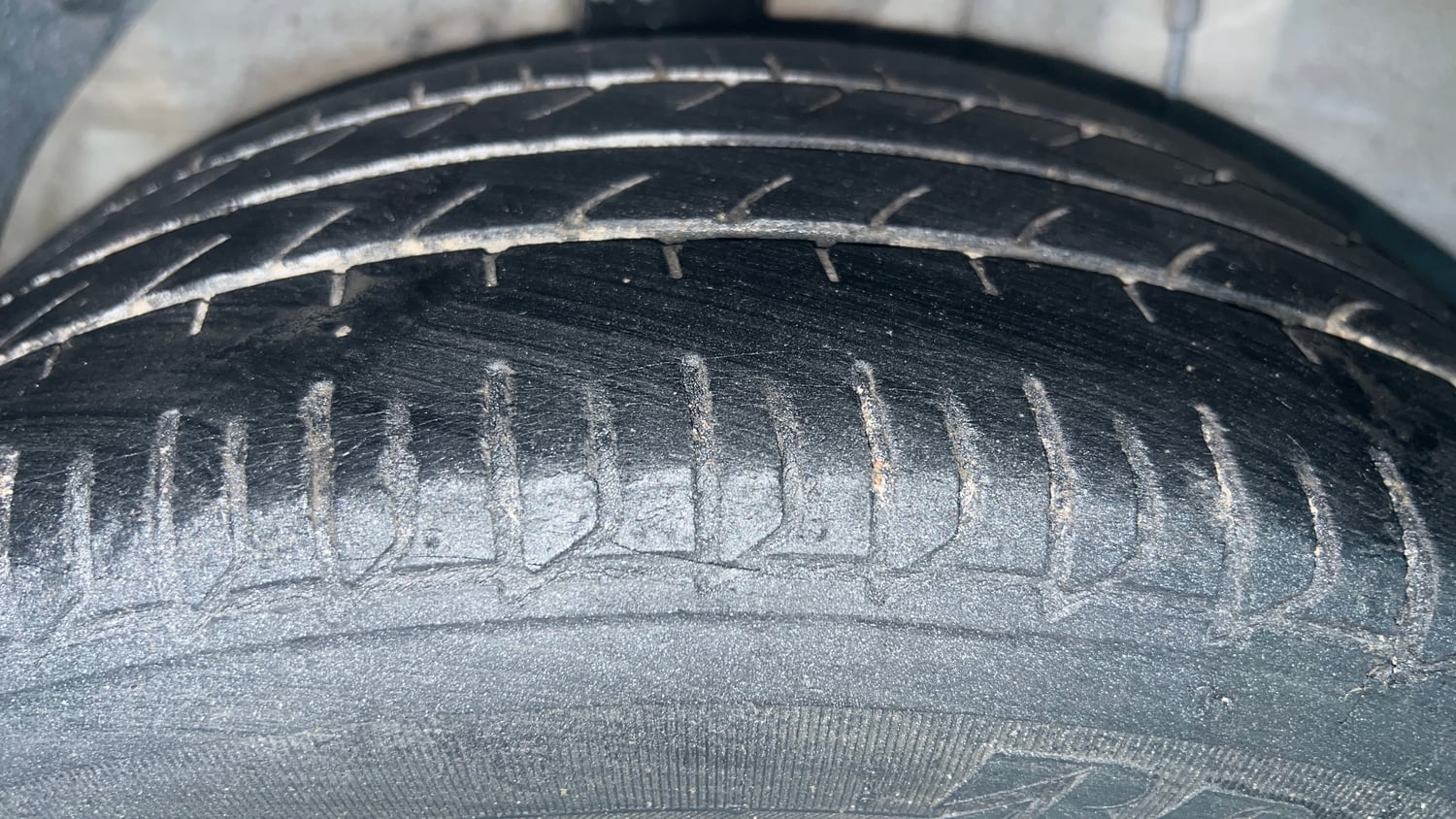 Used 2018 Hyundai Elite i20 Asta 1.2 (O) Petrol Manual tyres RIGHT REAR TYRE TREAD VIEW