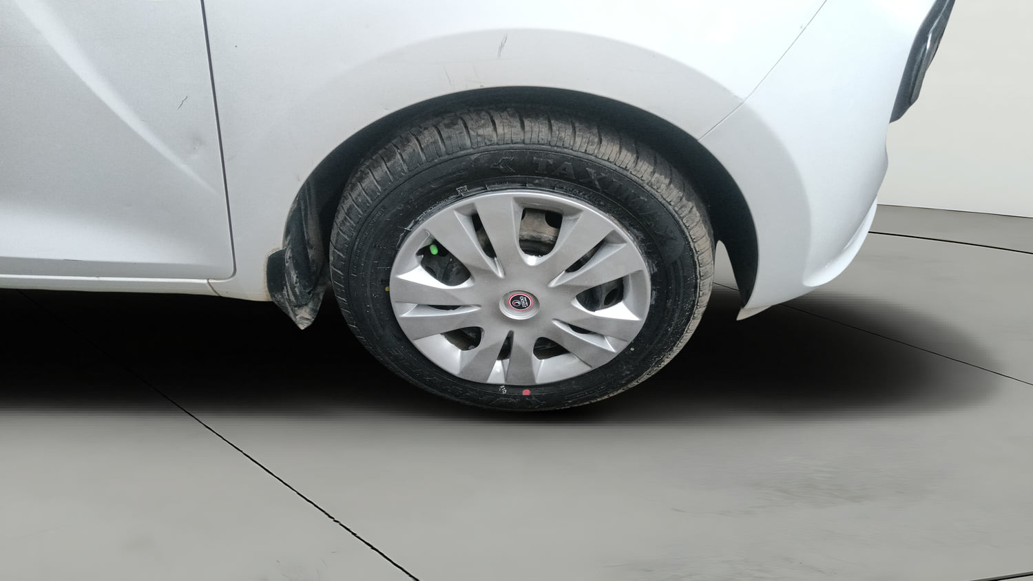 Used 2019 Hyundai Santro Sportz AMT Petrol Automatic tyres RIGHT FRONT TYRE RIM VIEW