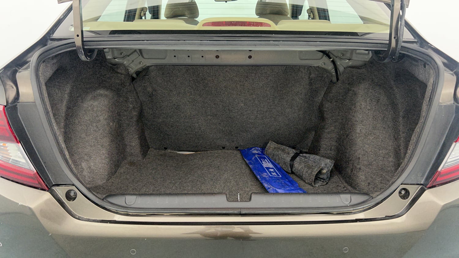 Used 2024 honda Amaze 2nd Generation S 1.2 Petrol CVT Petrol Automatic interior DICKY INSIDE VIEW