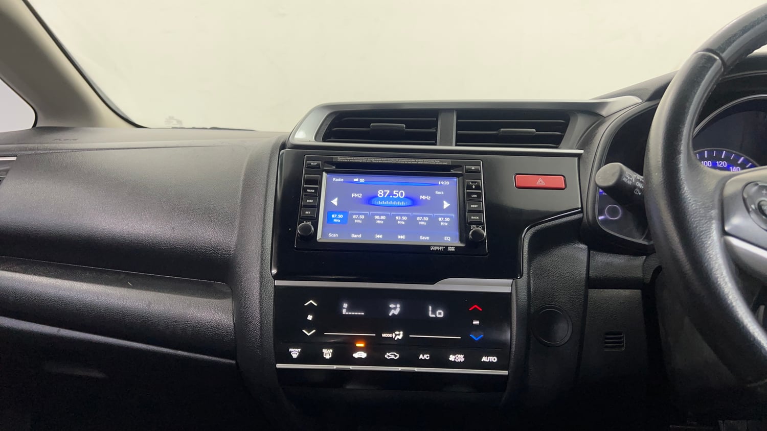 Used 2016 Honda Jazz VX Petrol Petrol Manual interior MUSIC SYSTEM & AC CONTROL VIEW