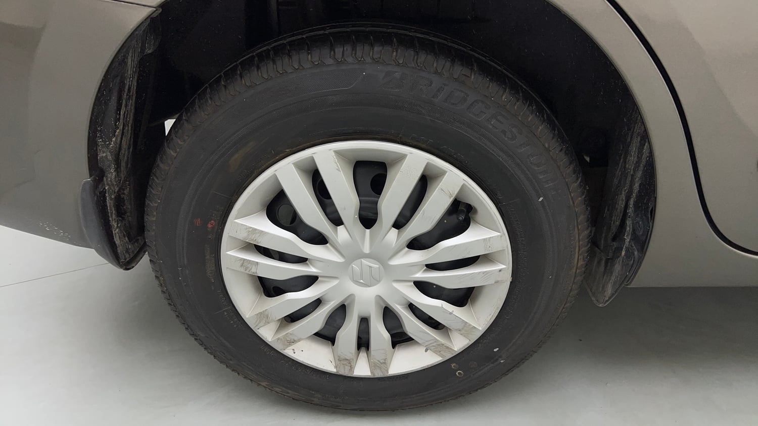 Used 2022 Maruti Suzuki Dzire VXi Petrol Manual tyres RIGHT REAR TYRE RIM VIEW