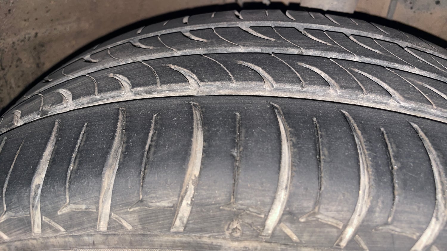Used 2019 Hyundai Elite i20 Asta 1.2 (O) Petrol Manual tyres RIGHT FRONT TYRE TREAD VIEW