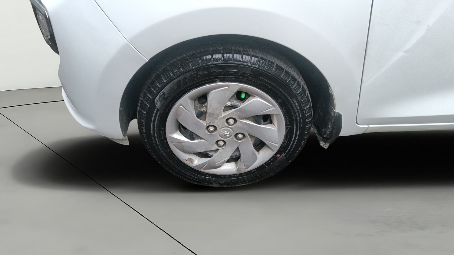 Used 2019 Hyundai Santro Sportz AMT Petrol Automatic tyres LEFT FRONT TYRE RIM VIEW