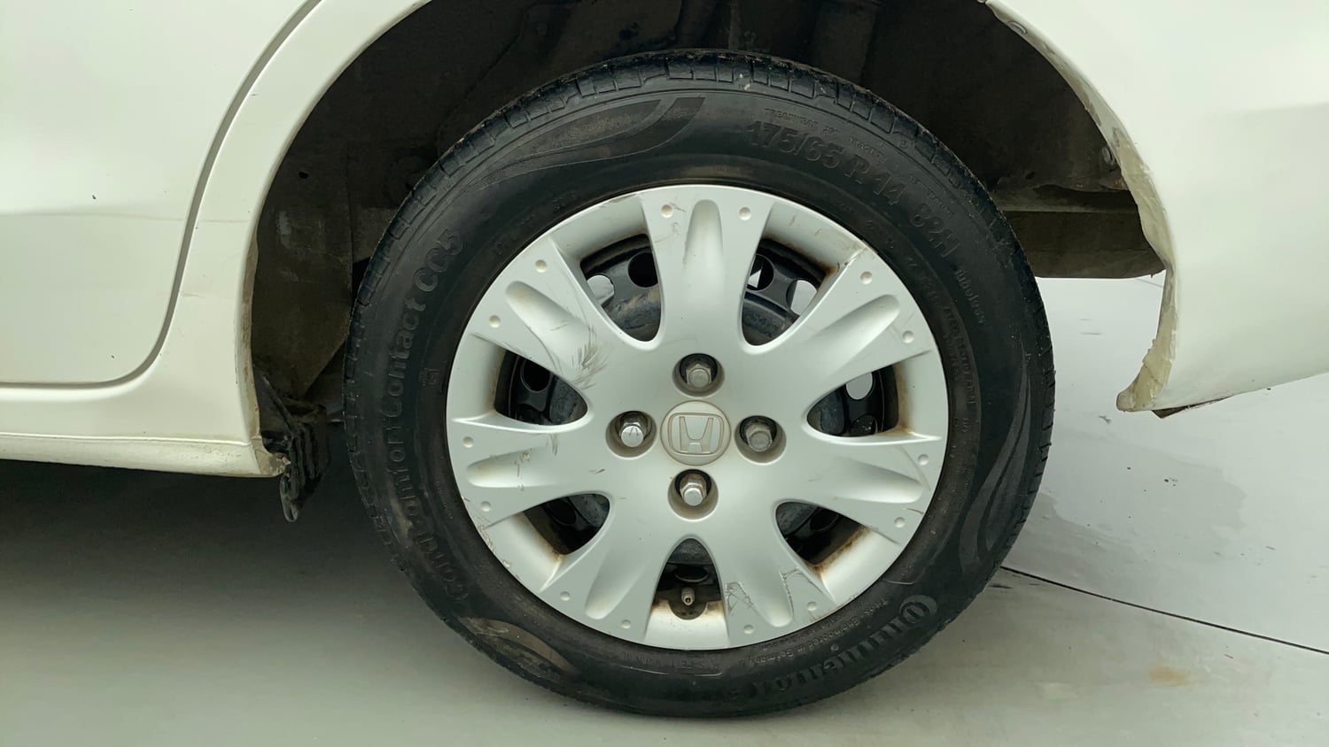 Used 2014 Honda Amaze 1.2 S i-VTEC Petrol Manual tyres LEFT REAR TYRE RIM VIEW