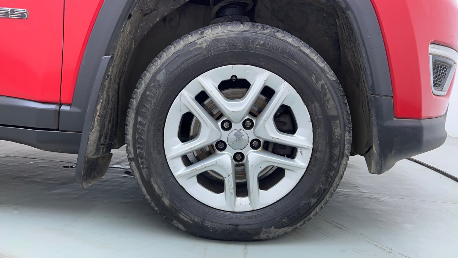 Used 2019 Jeep Compass Sport 1.4 Petrol Petrol Manual tyres RIGHT FRONT TYRE RIM VIEW