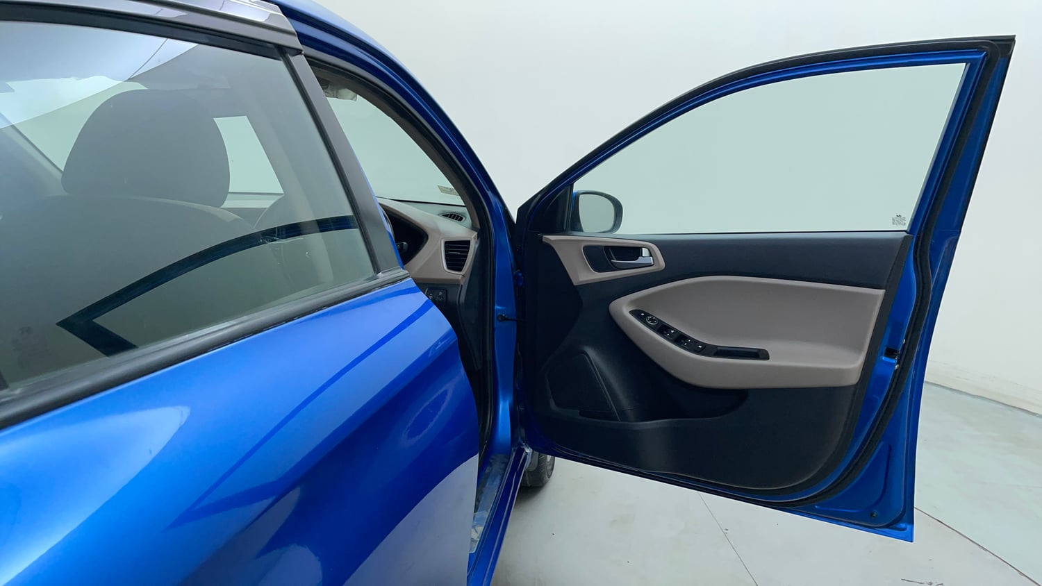 Used 2019 Hyundai Elite i20 Asta 1.2 (O) Petrol Manual interior RIGHT FRONT DOOR OPEN VIEW