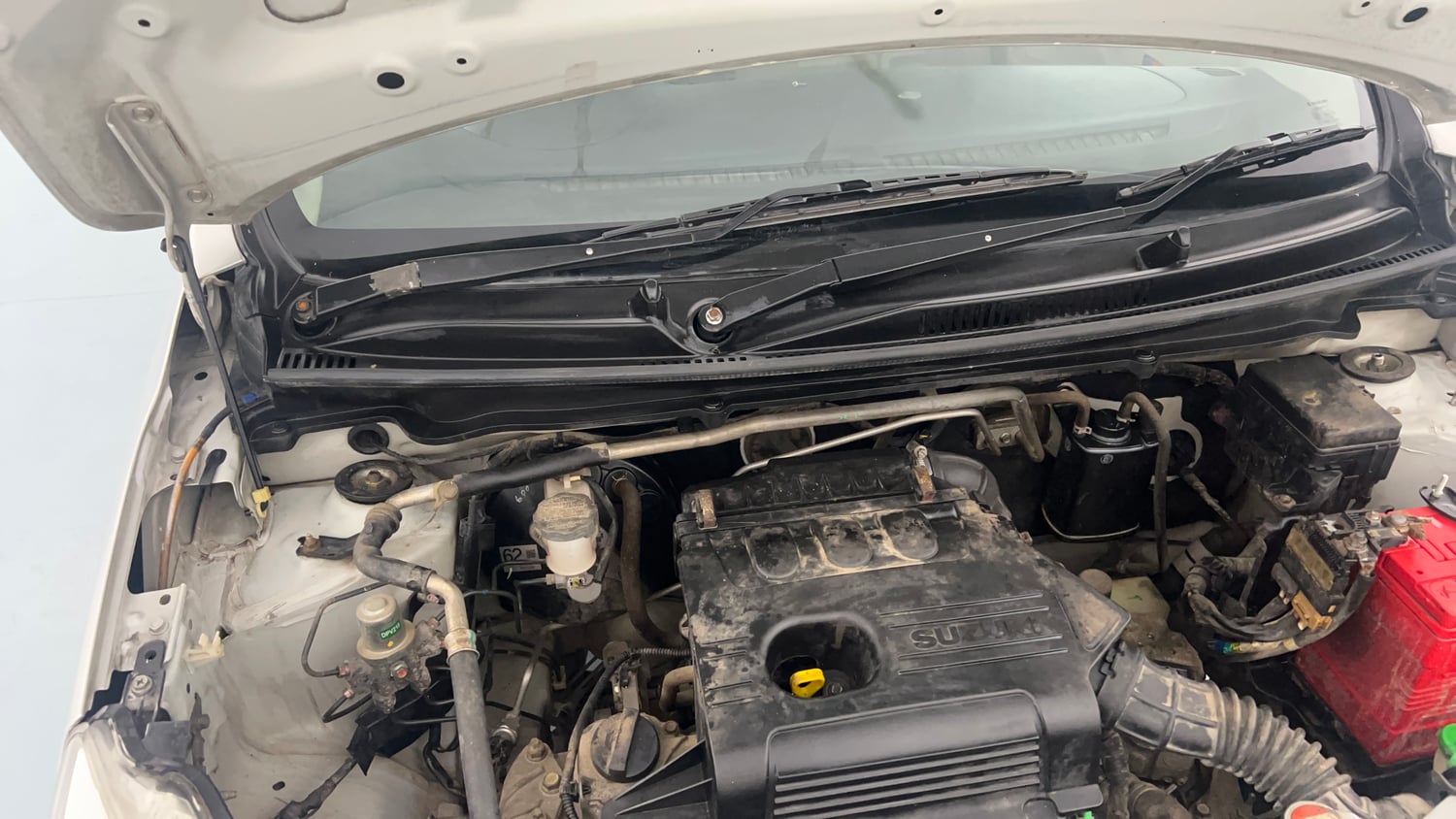 Used 2020 Maruti Suzuki Celerio VXi AMT Petrol Automatic engine ENGINE RIGHT SIDE HINGE & APRON VIEW