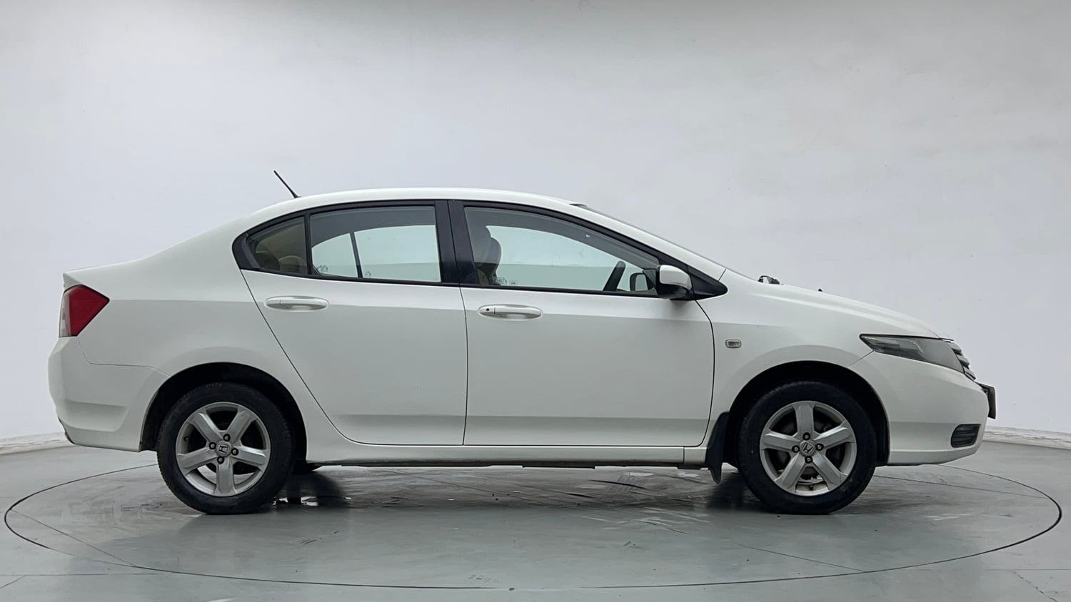 Used 2013 Honda City 1.5 S MT Petrol Manual exterior RIGHT SIDE VIEW
