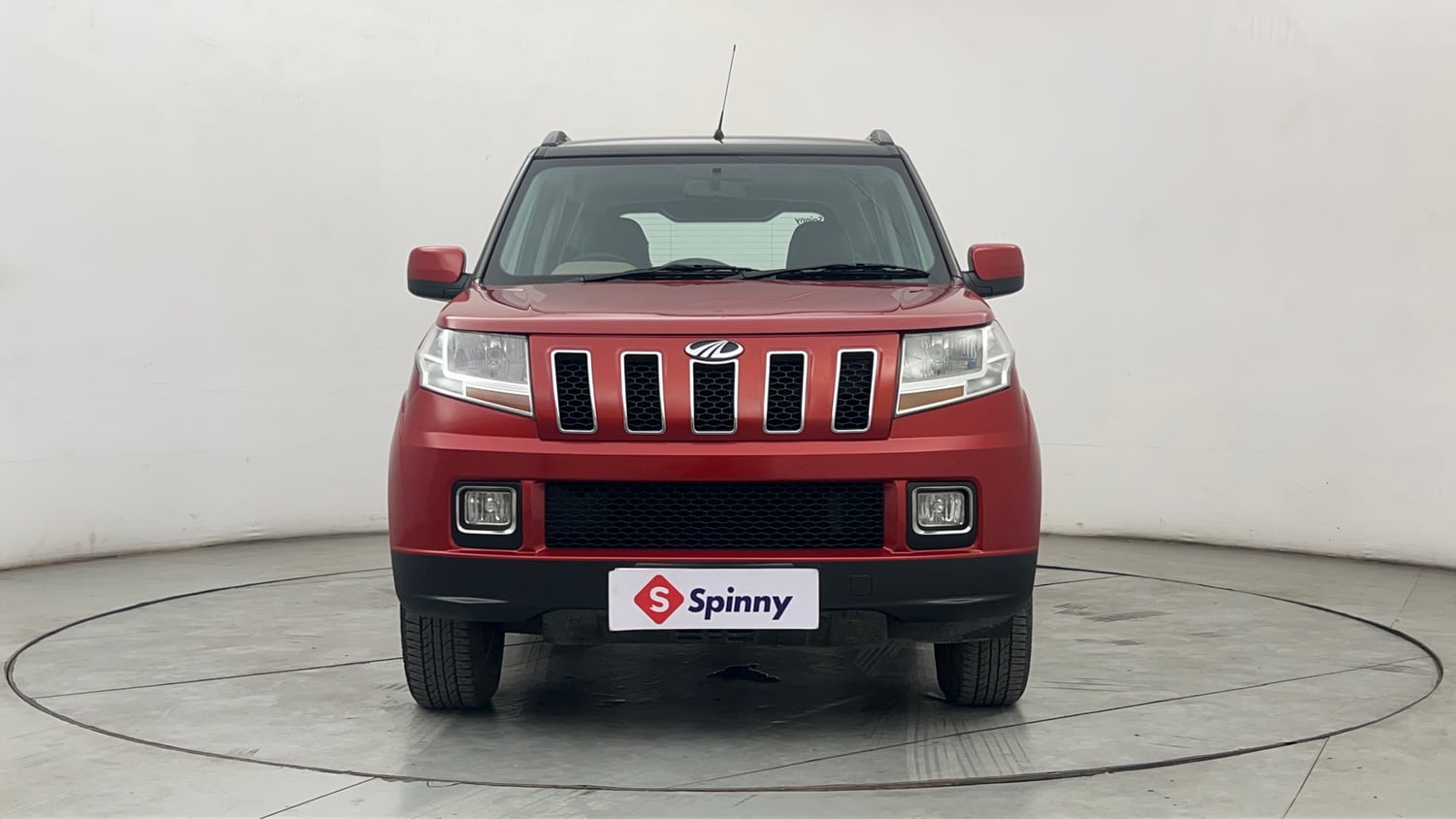 Used 2017 Mahindra TUV300 T8 mHAWK100 Dual Tone Diesel Manual exterior FRONT VIEW