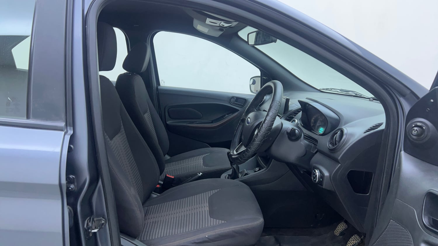 Used 2020 Ford Freestyle Titanium Plus 1.2 Ti-VCT Petrol Manual interior RIGHT SIDE FRONT DOOR CABIN VIEW