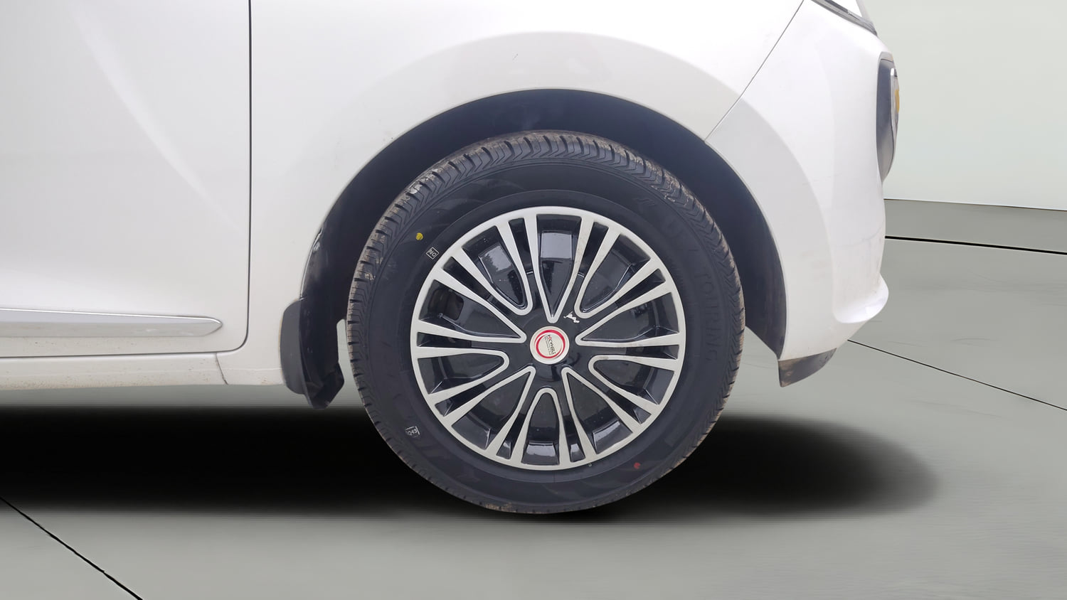 Used 2019 Hyundai Santro Sportz AMT Petrol Automatic tyres RIGHT FRONT TYRE RIM VIEW